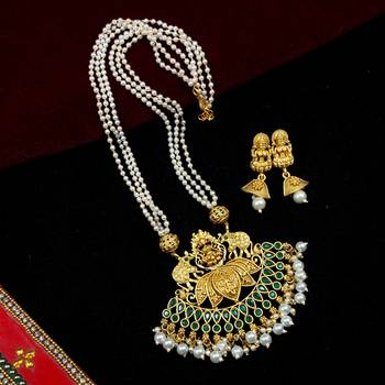 LALSO Royal Matte Gold Green Pearl Mala Pendant Set 1