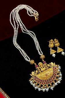 LALSO Royal Matte Gold Ruby Pearl Mala Pendant Set