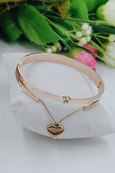 Stylish Trendy Heart Design Kada for Women and Girls