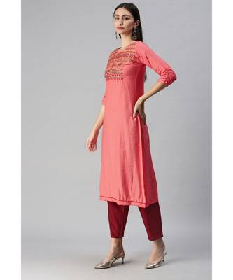 Peach-Coloured Hand Embroidered Kurta with Trousers & Bandhani Dupatta 4