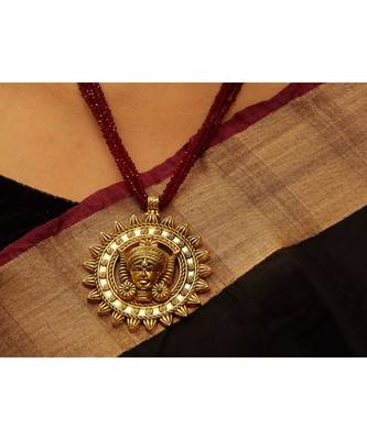 Maroon crystal necklaces 1