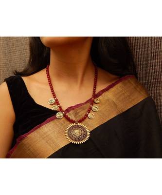 Maroon onyx necklaces 2