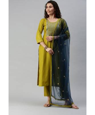 Women Green Embroidery Kurta Set with Net Dupatta 4