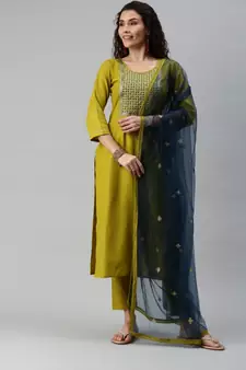 Women Green Embroidery Kurta Set with Net Dupatta