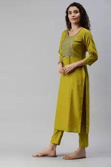 Women Green Embroidery Kurta Set with Net Dupatta