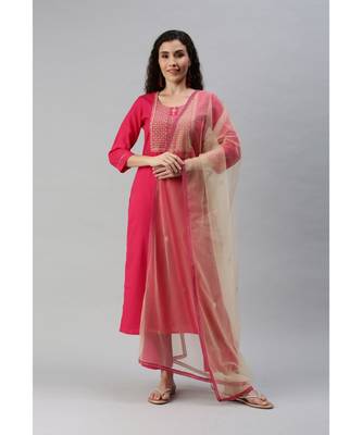 Women Magenta Embroidery Kurta Set with Net Dupatta 1