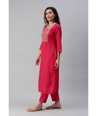 Women Magenta Embroidery Kurta Set with Net Dupatta 4