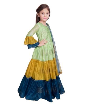 green cotton plain stitched  Gown with  Legging with Dupatta 4