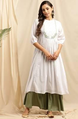 Janasya White embroidered cotton kurta 1