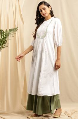 Janasya White embroidered cotton kurta 2