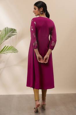 Magenta printed crepe kurta 4