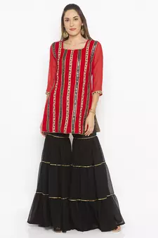 Red embroidered georgette kurta &-sets