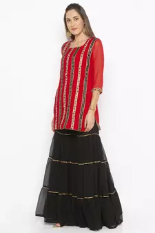 Red embroidered georgette kurta &-sets