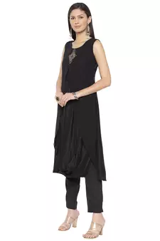 Black embroidered cotton kurta &-sets