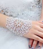 Silver American Diamond and Crystal Arm Bracelet cum Armband