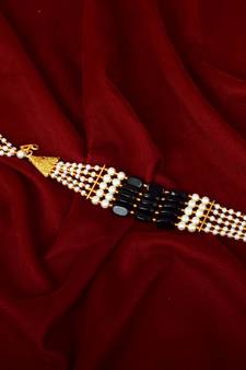 Traditional Pearl Bracelets