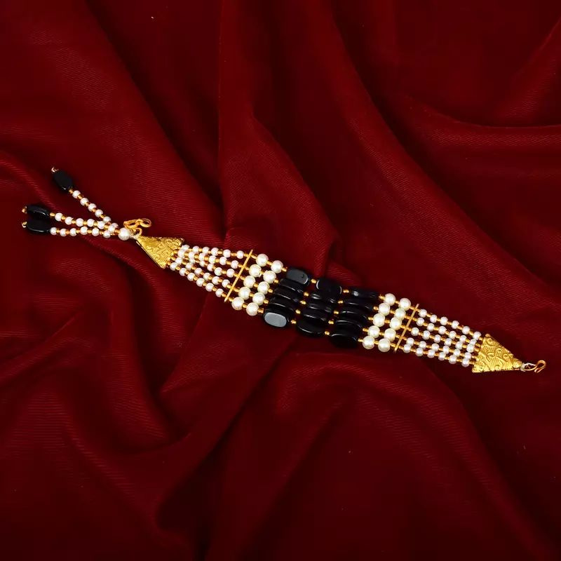 Traditional Pearl Bracelets
