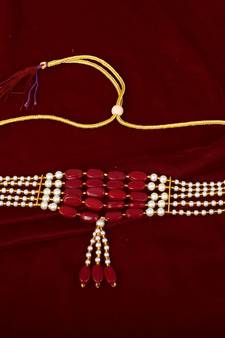 Traditional Pearl Necklaces