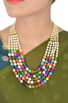 Multilayer pearl necklaces