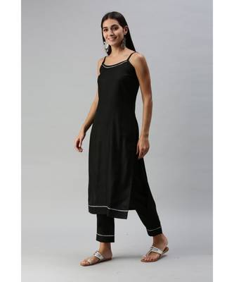 Women Black Gotta Patti Kurta with Pant & Foil Printed Dupatta 4