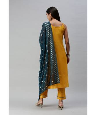 Women Mustard Gotta Patti Kurta with Pant & Foil Printed Dupatta 2
