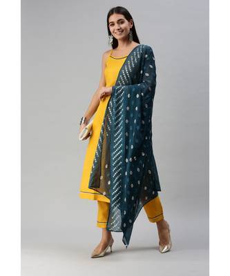 Women Mustard Gotta Patti Kurta with Pant & Foil Printed Dupatta 3