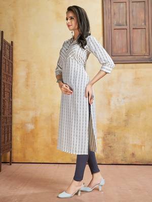 White printed rayon pakistani-kurtis 3