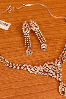 White necklace-sets