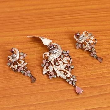 Multicolor pendants 1
