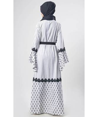 Women's Black crepe Bell sleeves laced Partywear Abaya Shrug 2