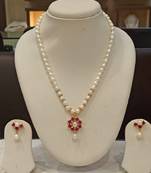 Multicolor pearl necklaces