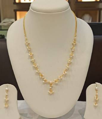 White pearl necklaces 1