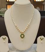 Multicolor pearl necklaces