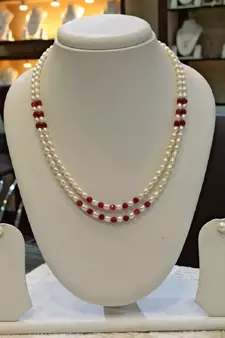 Multicolor pearl necklaces