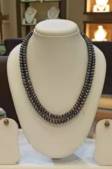 Black pearl necklaces