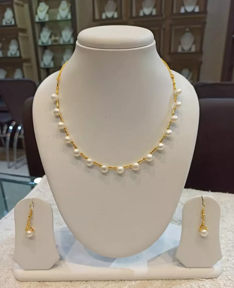 White pearl necklaces