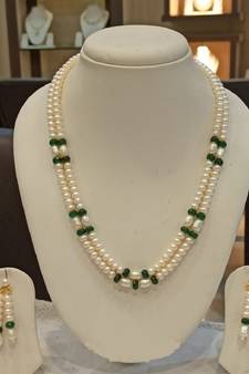 Multicolor pearl necklaces