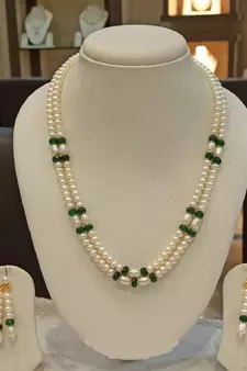 Multicolor pearl necklaces