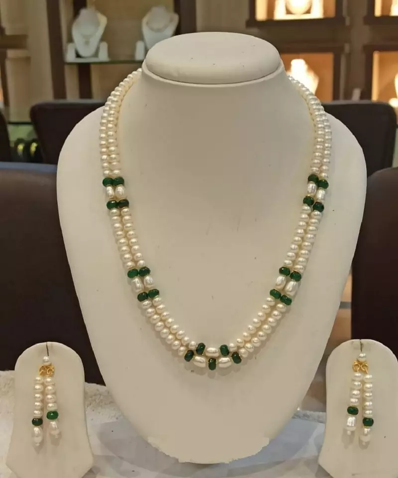Multicolor pearl necklaces