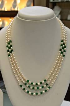 Multicolor pearl necklaces