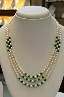 Multicolor pearl necklaces