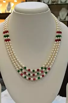 Multicolor pearl necklaces