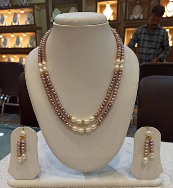 Multicolor pearl necklaces 1
