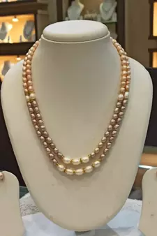 Multicolor pearl necklaces