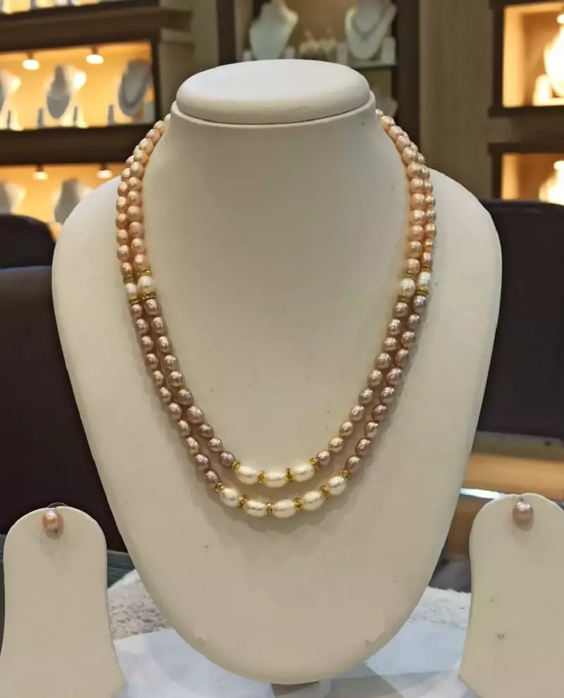 Multicolor pearl necklaces