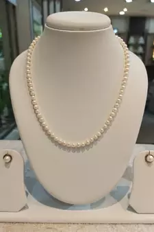 White pearl necklaces