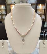 Multicolor pearl necklaces
