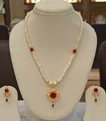 Multicolor pearl necklaces