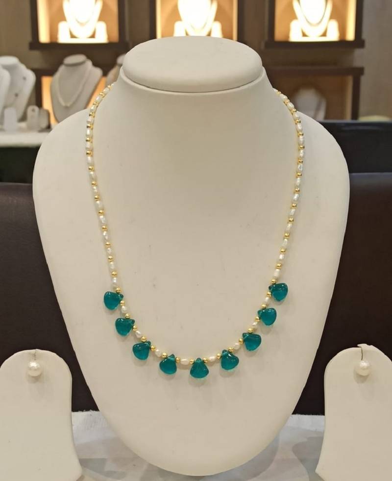 Multicolor pearl necklaces