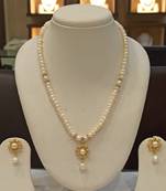 Multicolor pearl necklaces